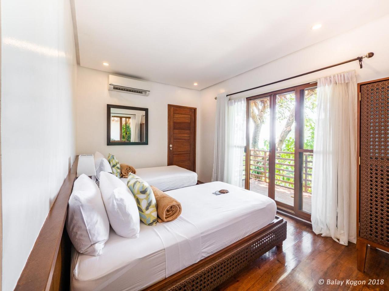 Balay Kogon Hotel Carles Екстериор снимка